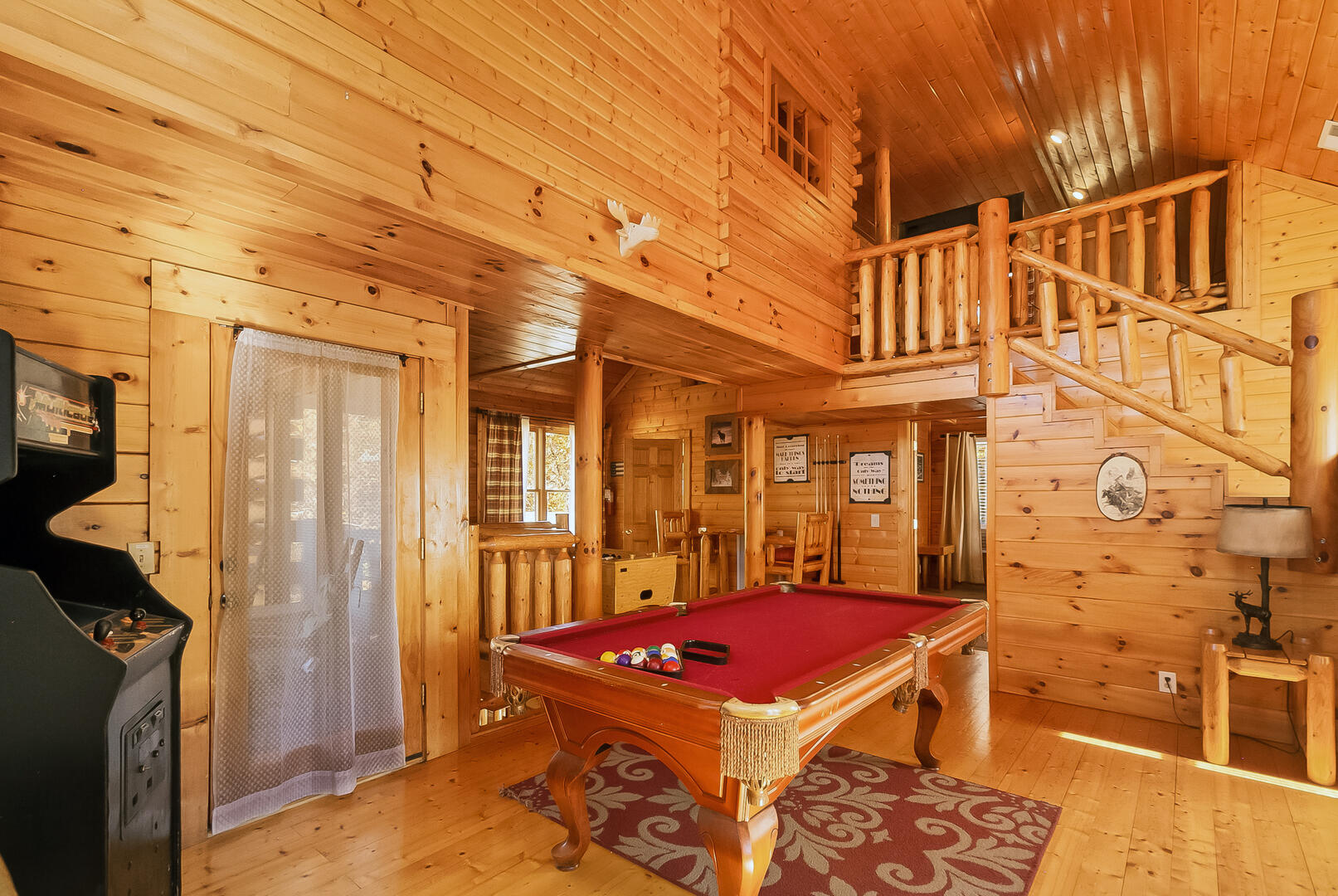 Center of Attention | Photo 120