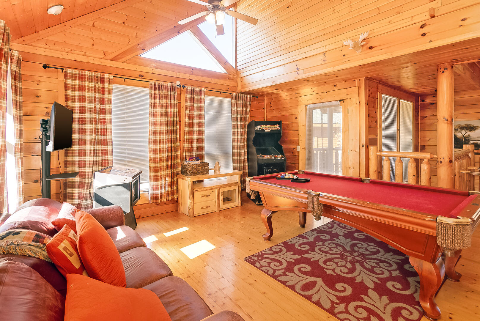 Center of Attention | Photo 140