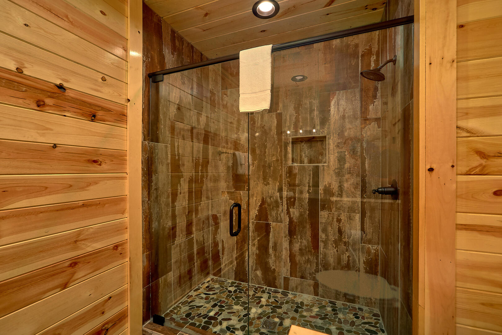 Swimmin' Hole Lodge | Photo 160