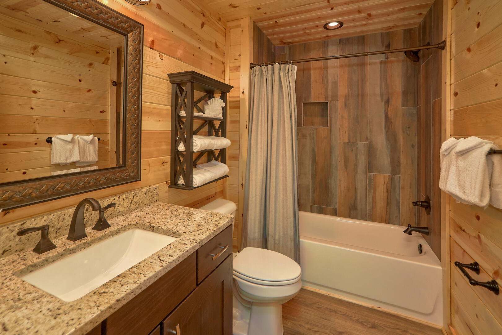 Swimmin' Hole Lodge | Photo 220