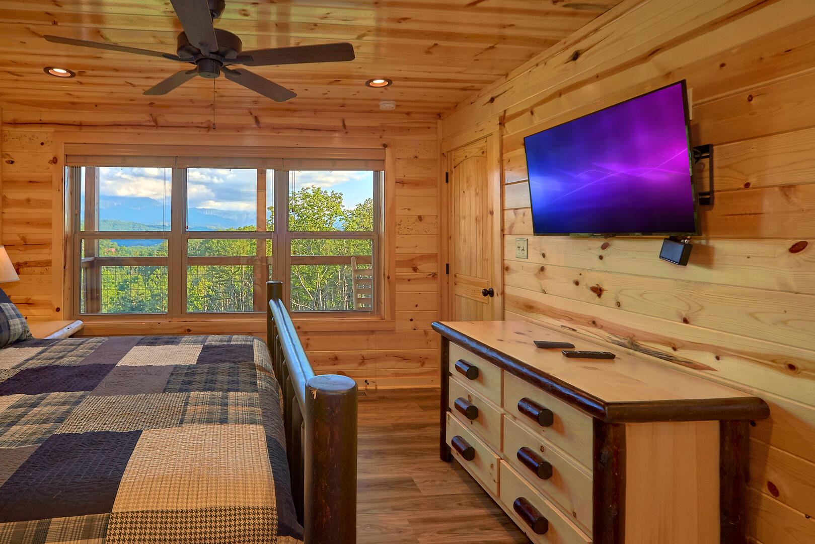 Swimmin' Hole Lodge | Photo 200