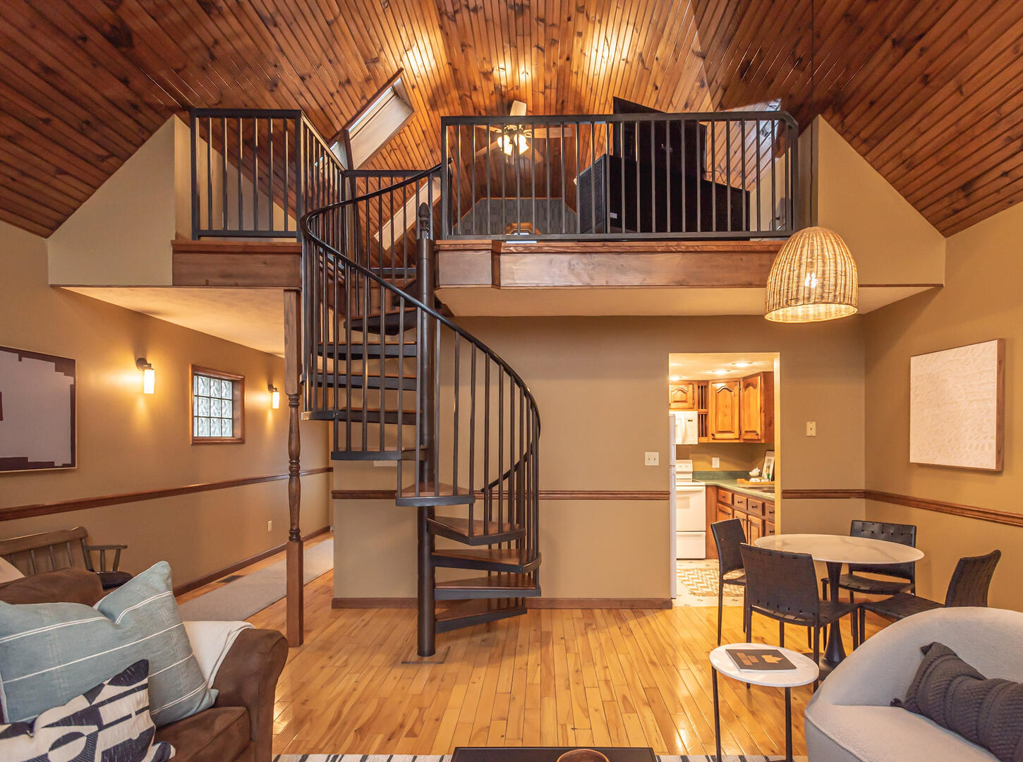 Ain't Misbehavin' | Photo 25