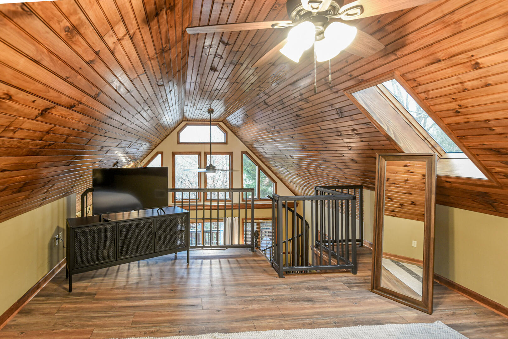 Ain't Misbehavin' | Photo 210