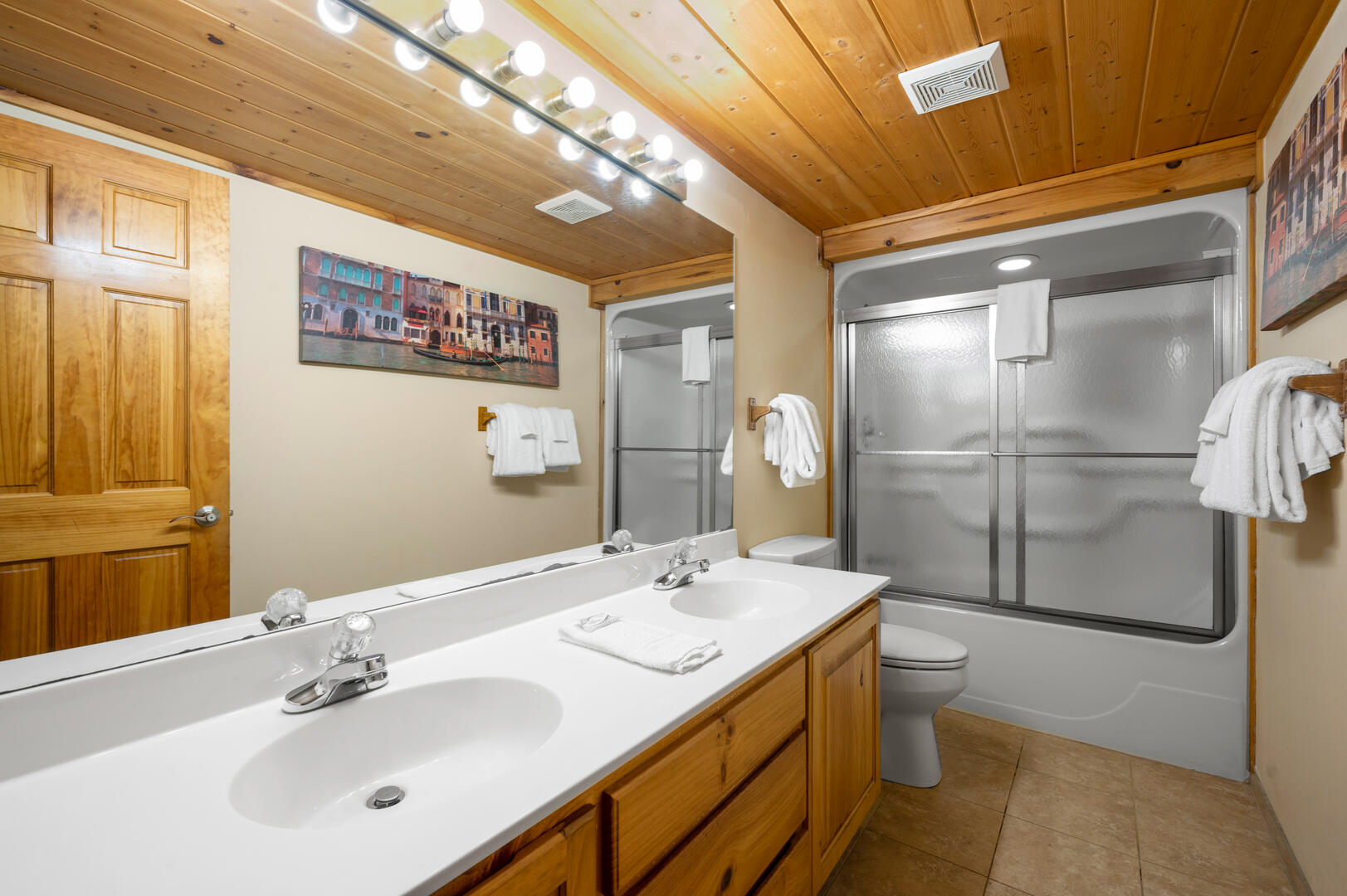 Country Pines Lodge | Photo 245