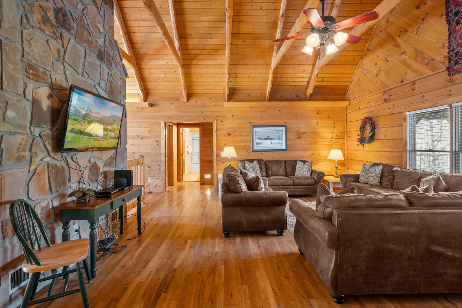 Country Pines Lodge | Photo 503