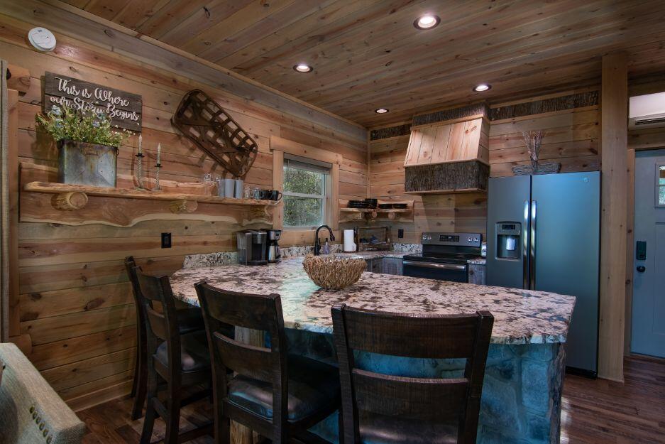 Out on a Limb TREEHOUSE | Photo 40