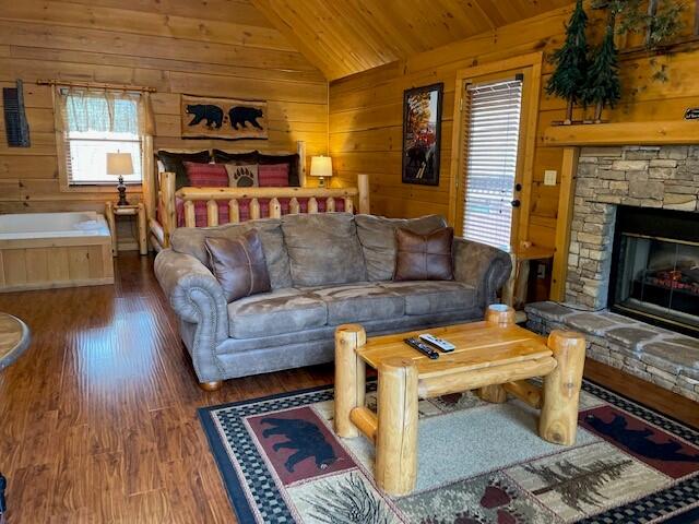 Cuddle Up | Photo 110