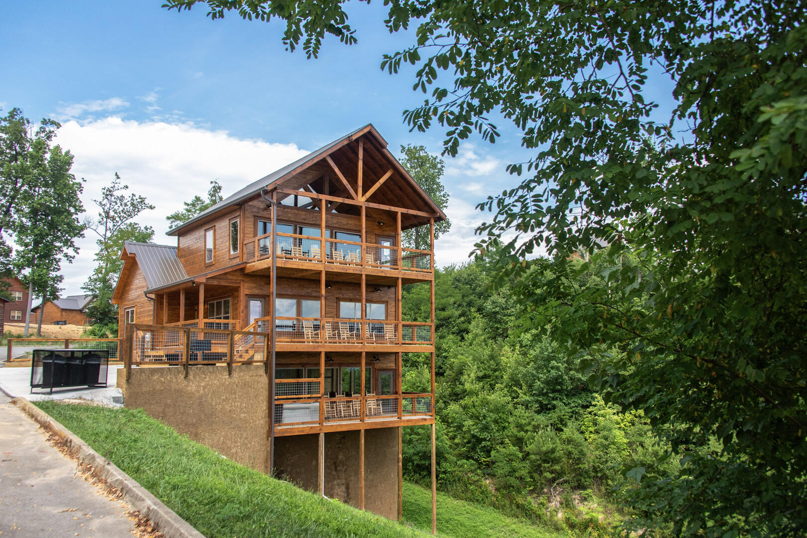 Jump on Inn | Photo 500