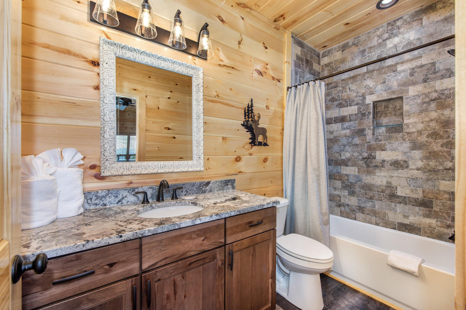 Jump on Inn | Photo 120