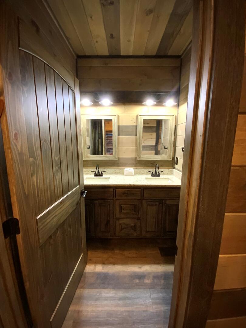 Coal Camp Lodge | Photo 365