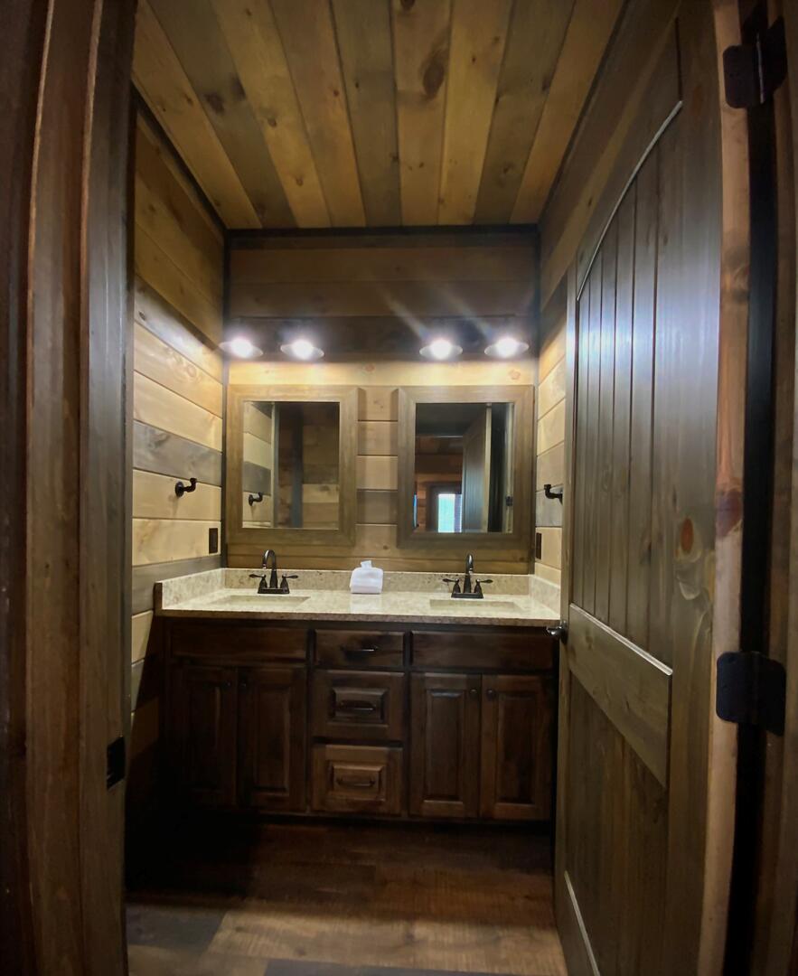 Coal Camp Lodge | Photo 605