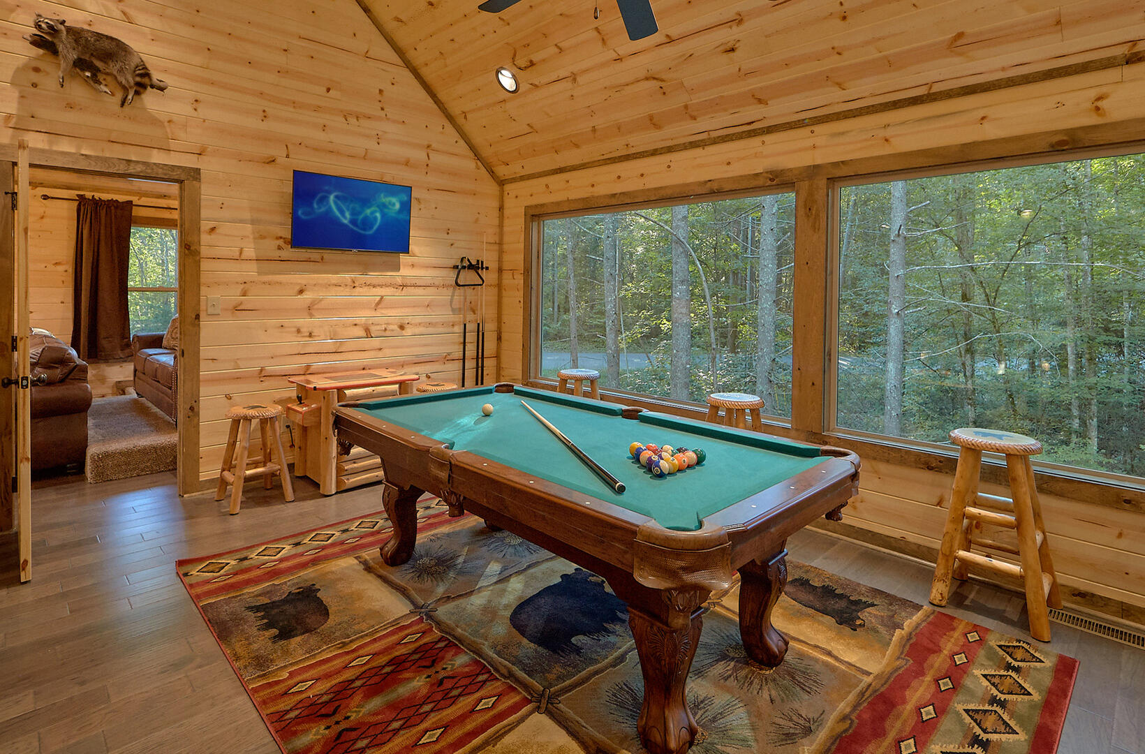 Livin' It Up | Photo 3