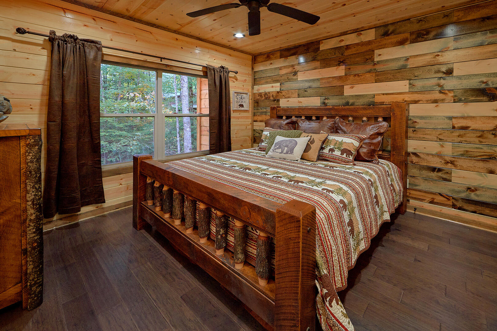 Livin' It Up | Photo 13