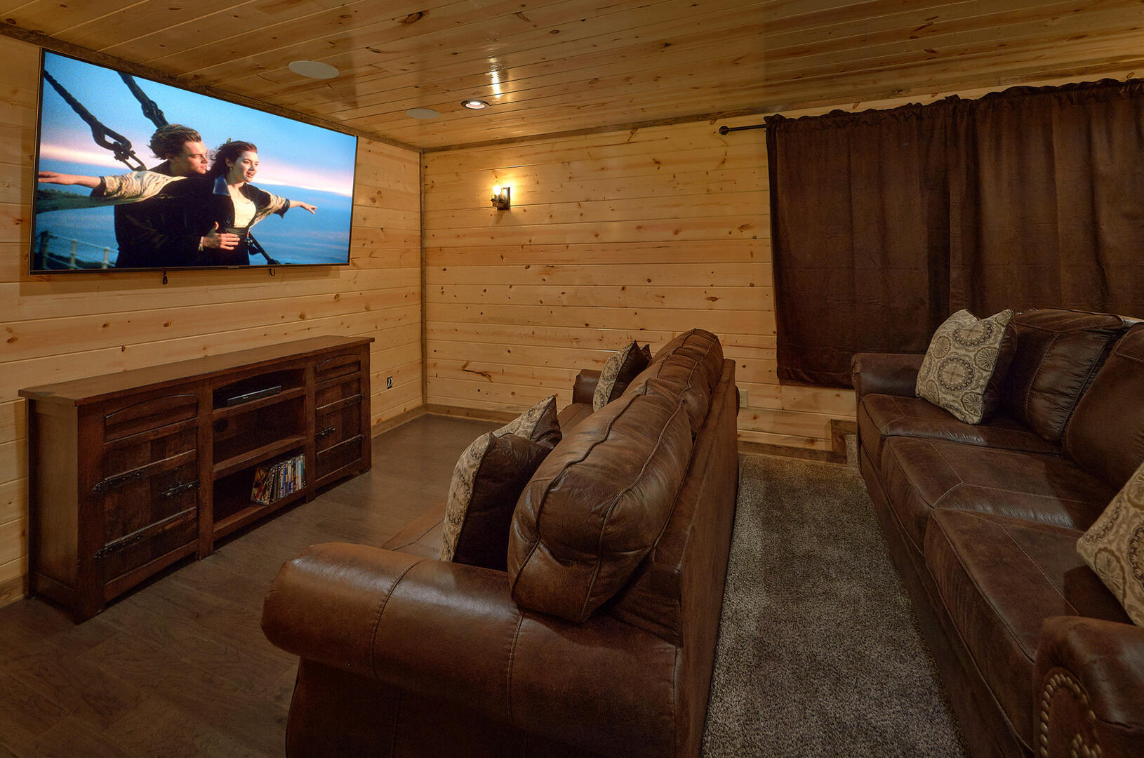 Livin' It Up | Photo 35