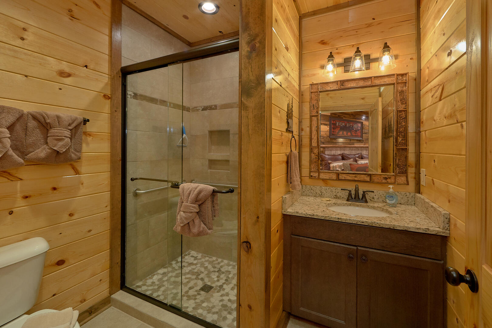 Adventure Lodge | Photo 11