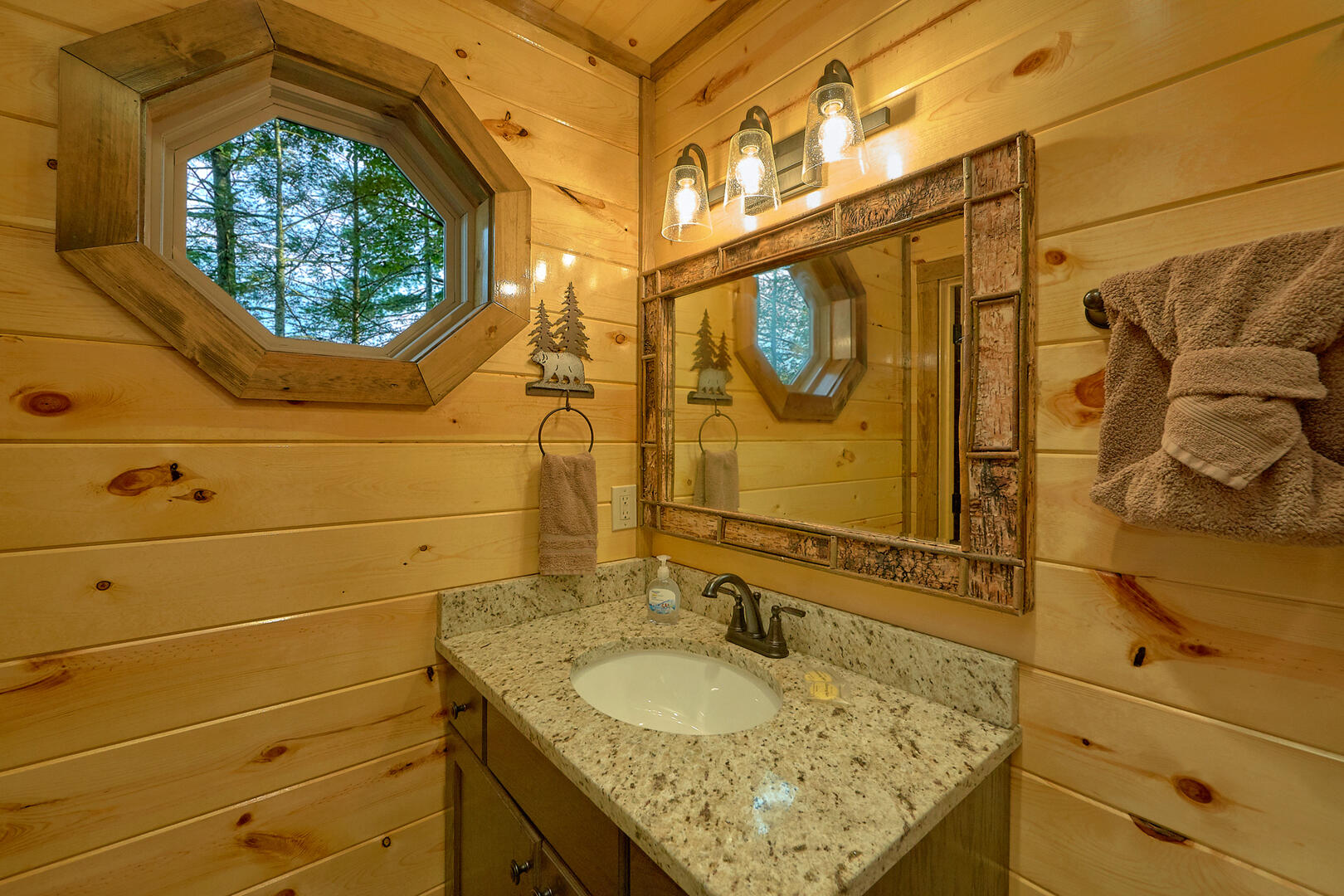 Adventure Lodge | Photo 25