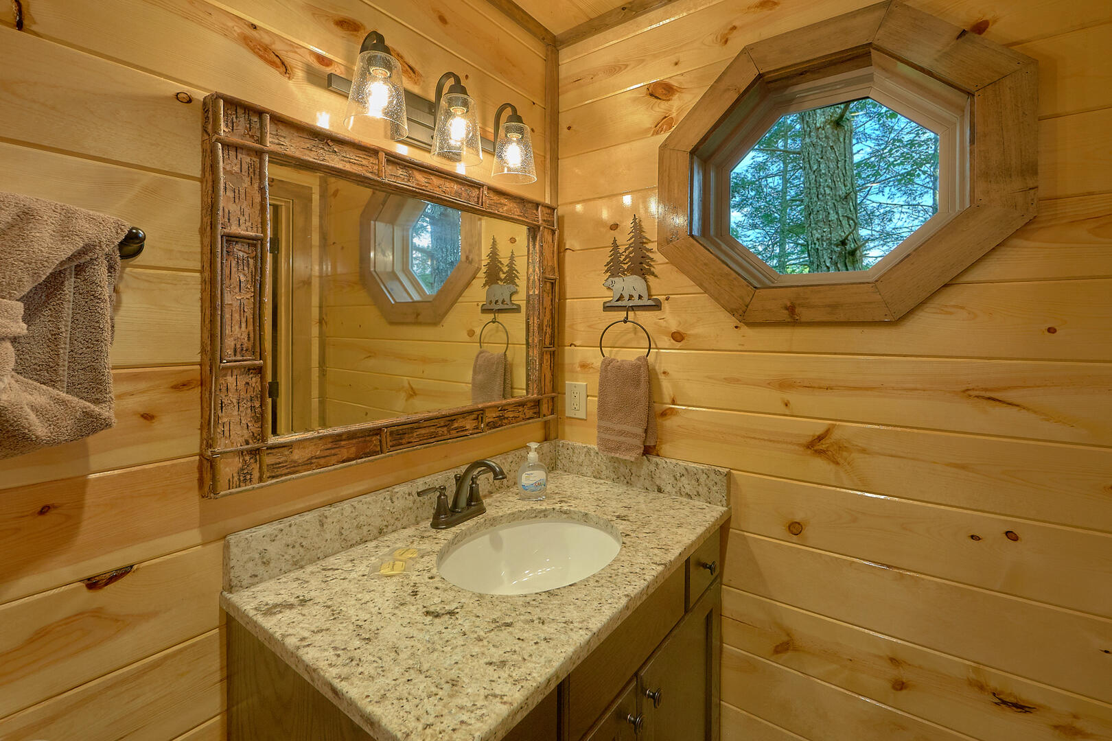 Adventure Lodge | Photo 26