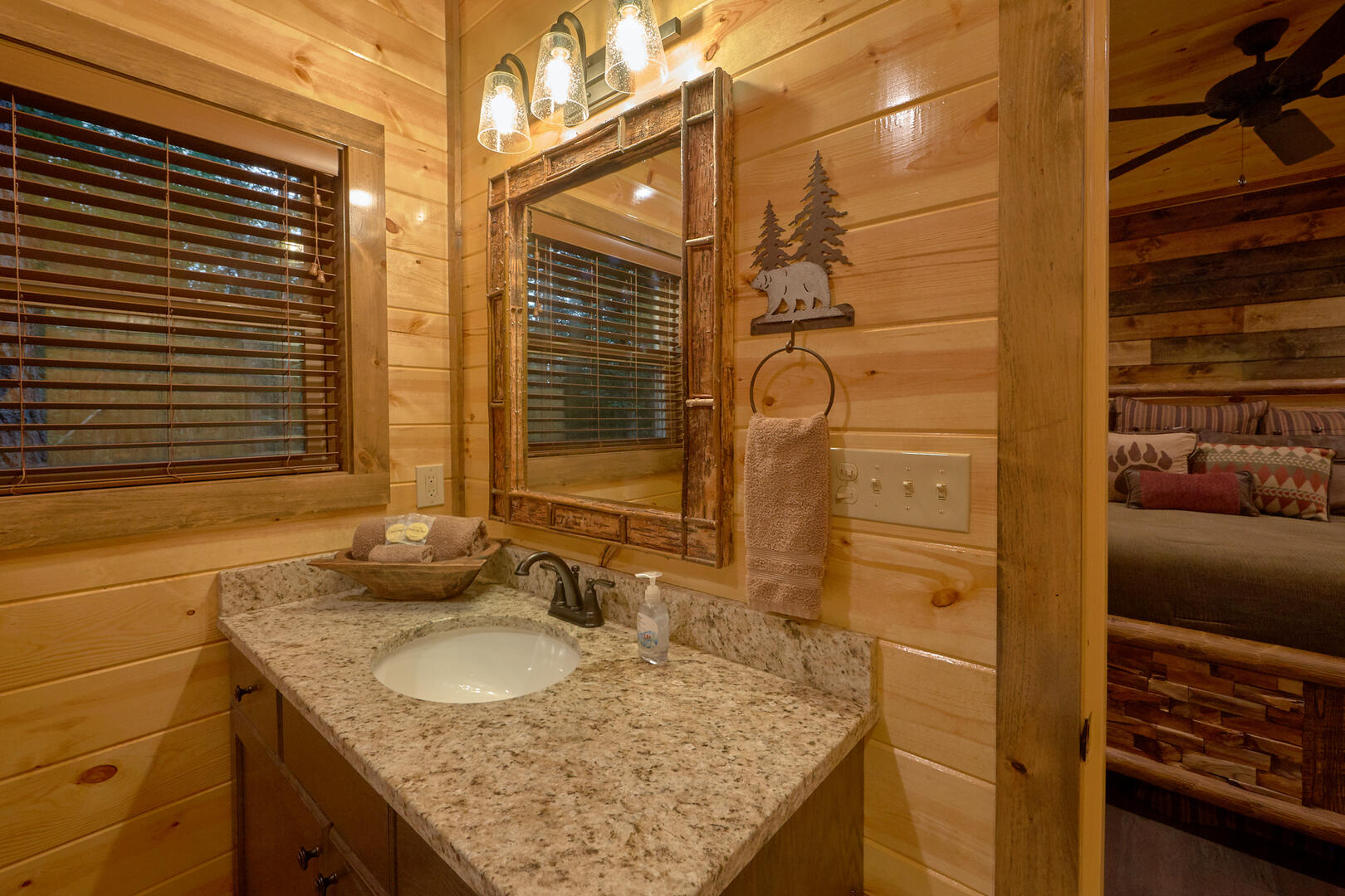 Adventure Lodge | Photo 10