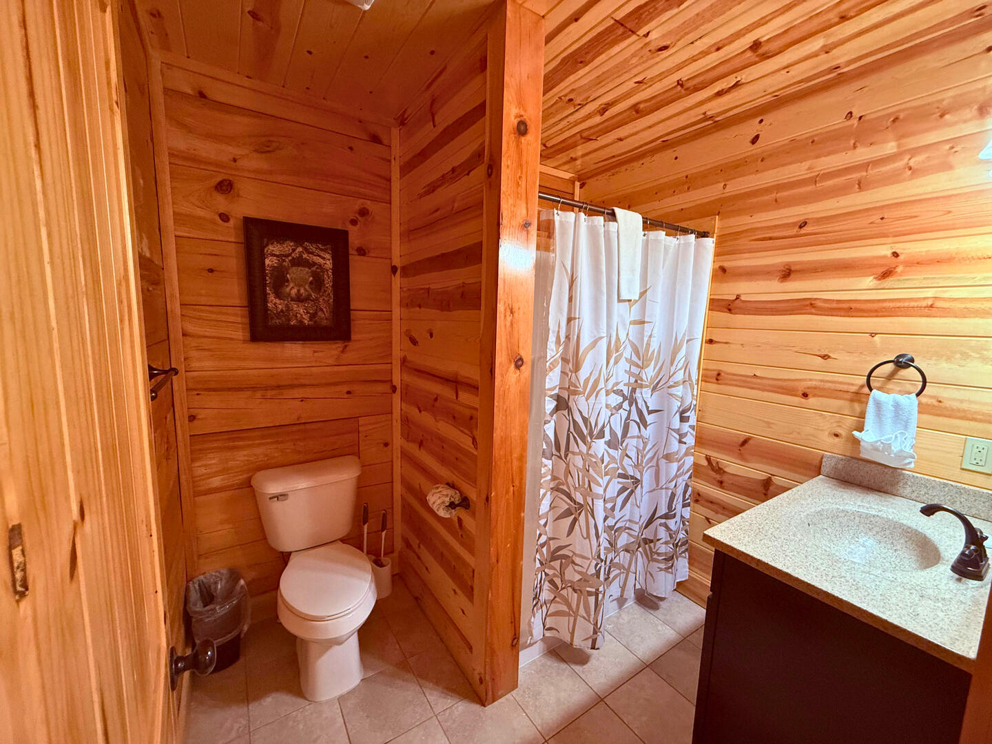 Chilling Bear Lodge | Photo 11