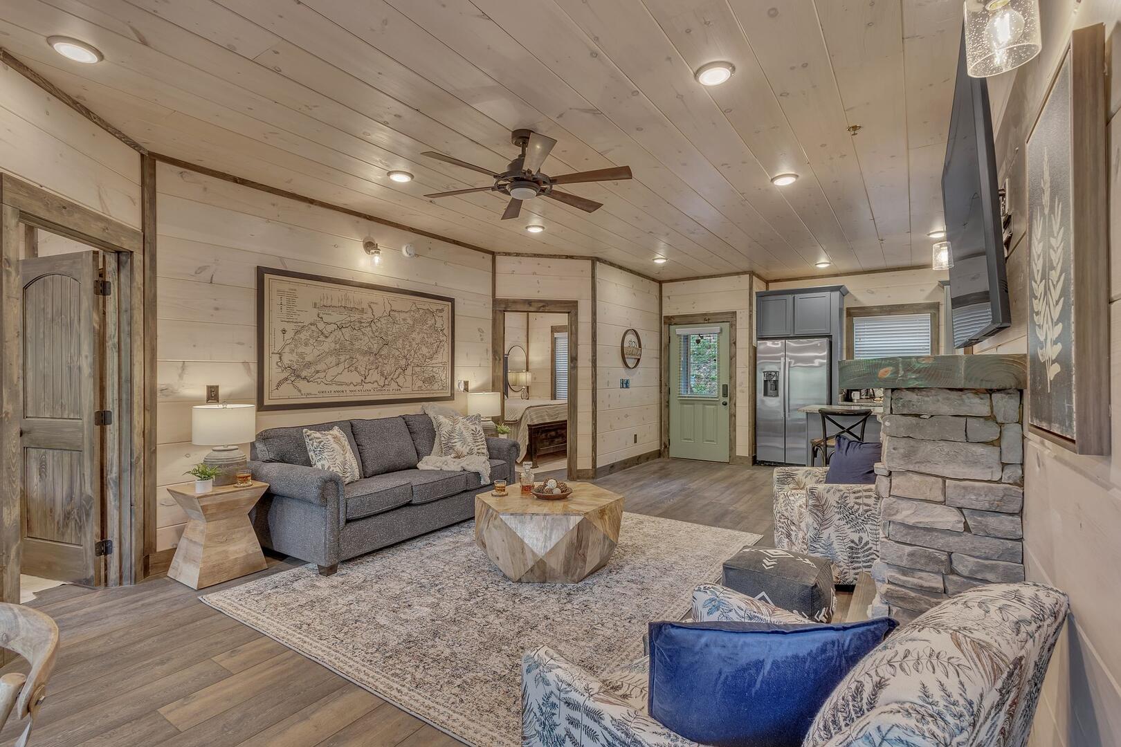 Friendly Bear Plunge | Photo 4