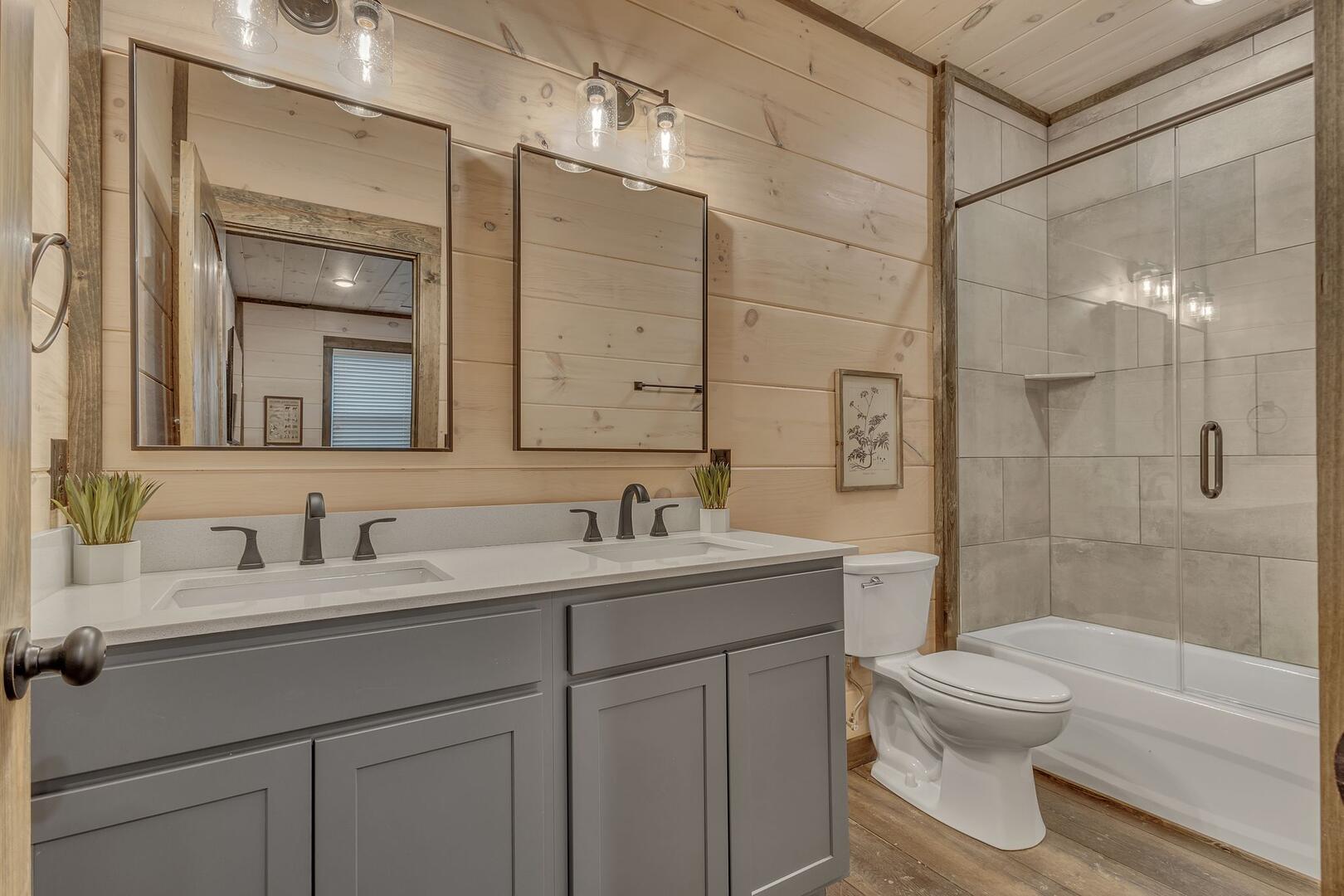 Friendly Bear Plunge | Photo 10