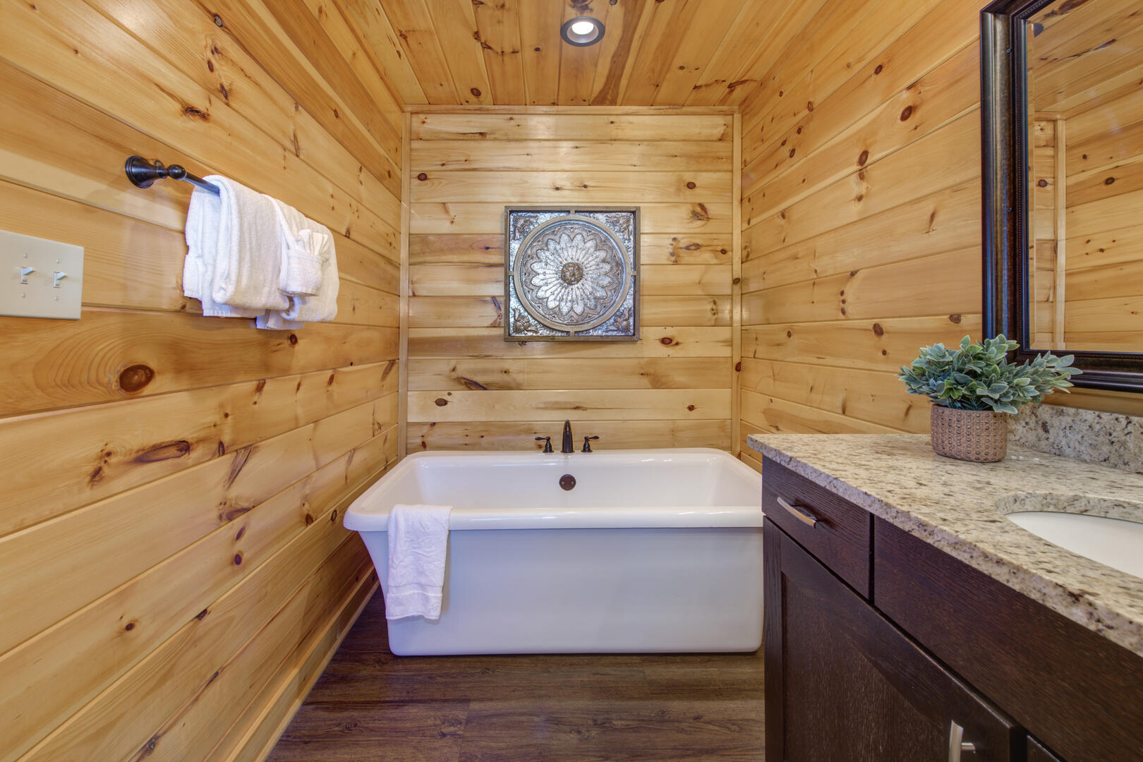 Serene Peak | Photo 18