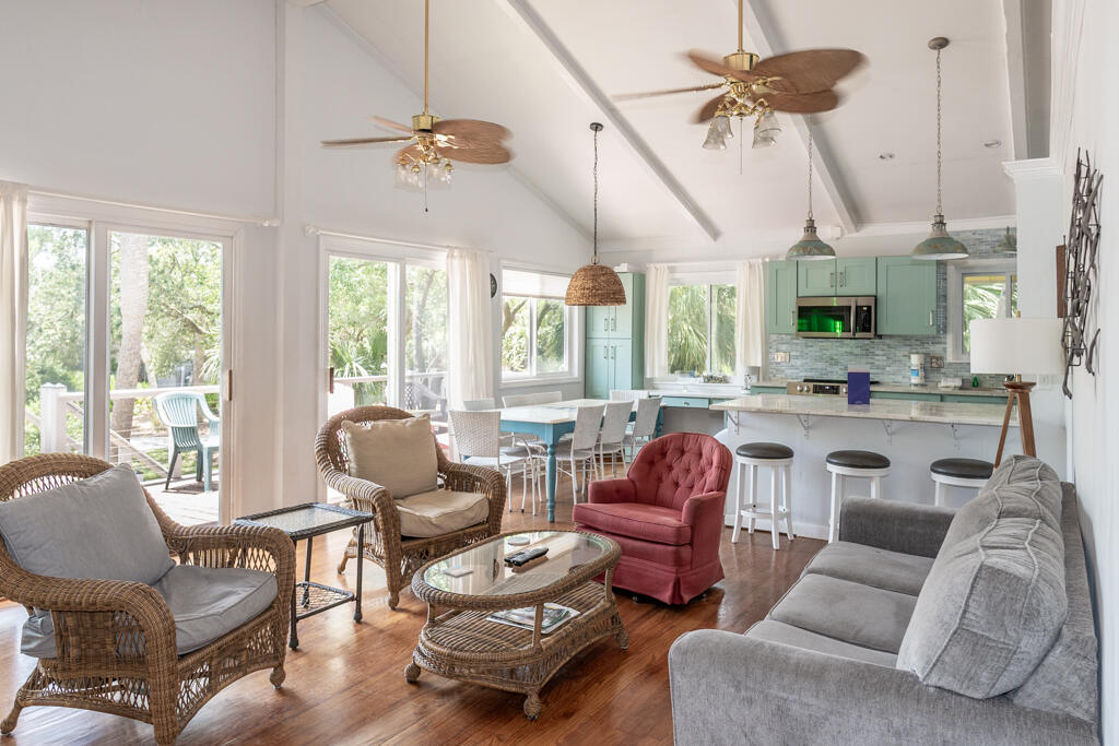 601 Dolphin Rd | Photo 8