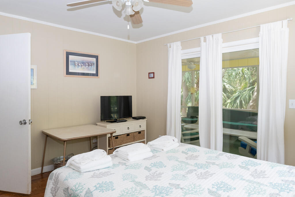 601 Dolphin Rd | Photo 12