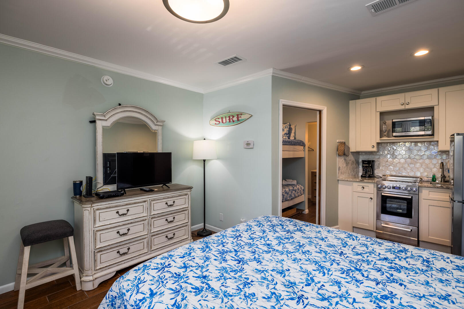 532 Sunsuite | Photo 4