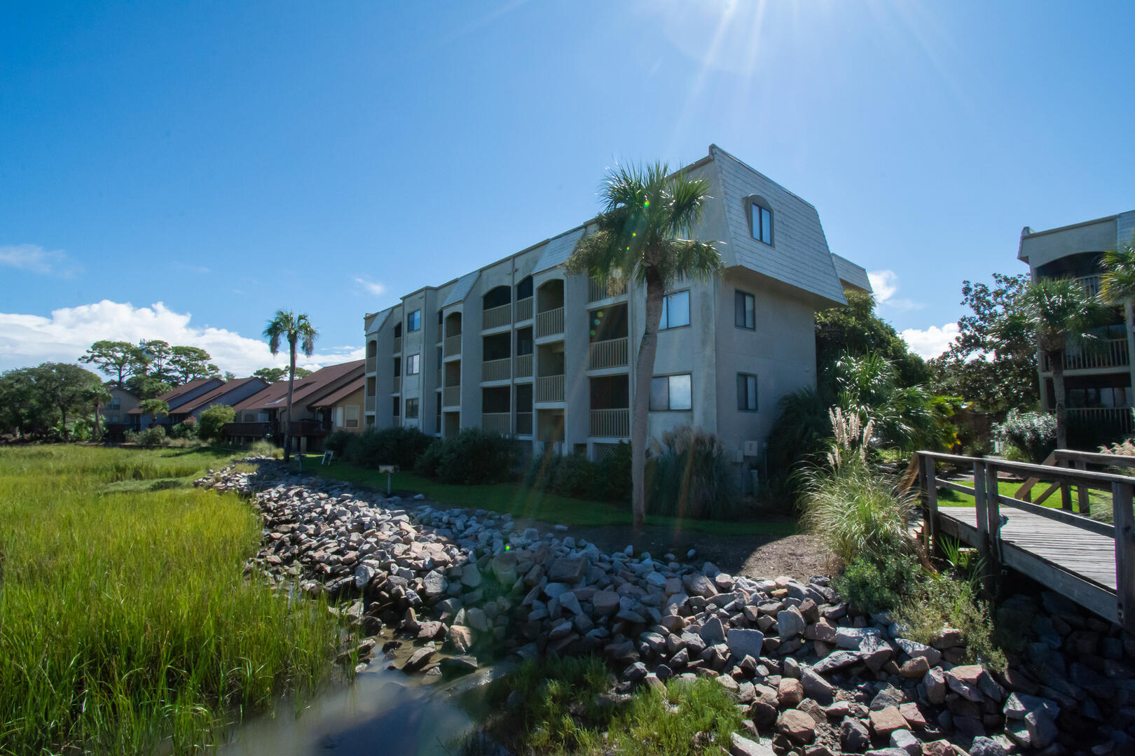 Serene Canal Views And Screened-in Porch - Charming Coastal Retreat - Fripp Island, SC