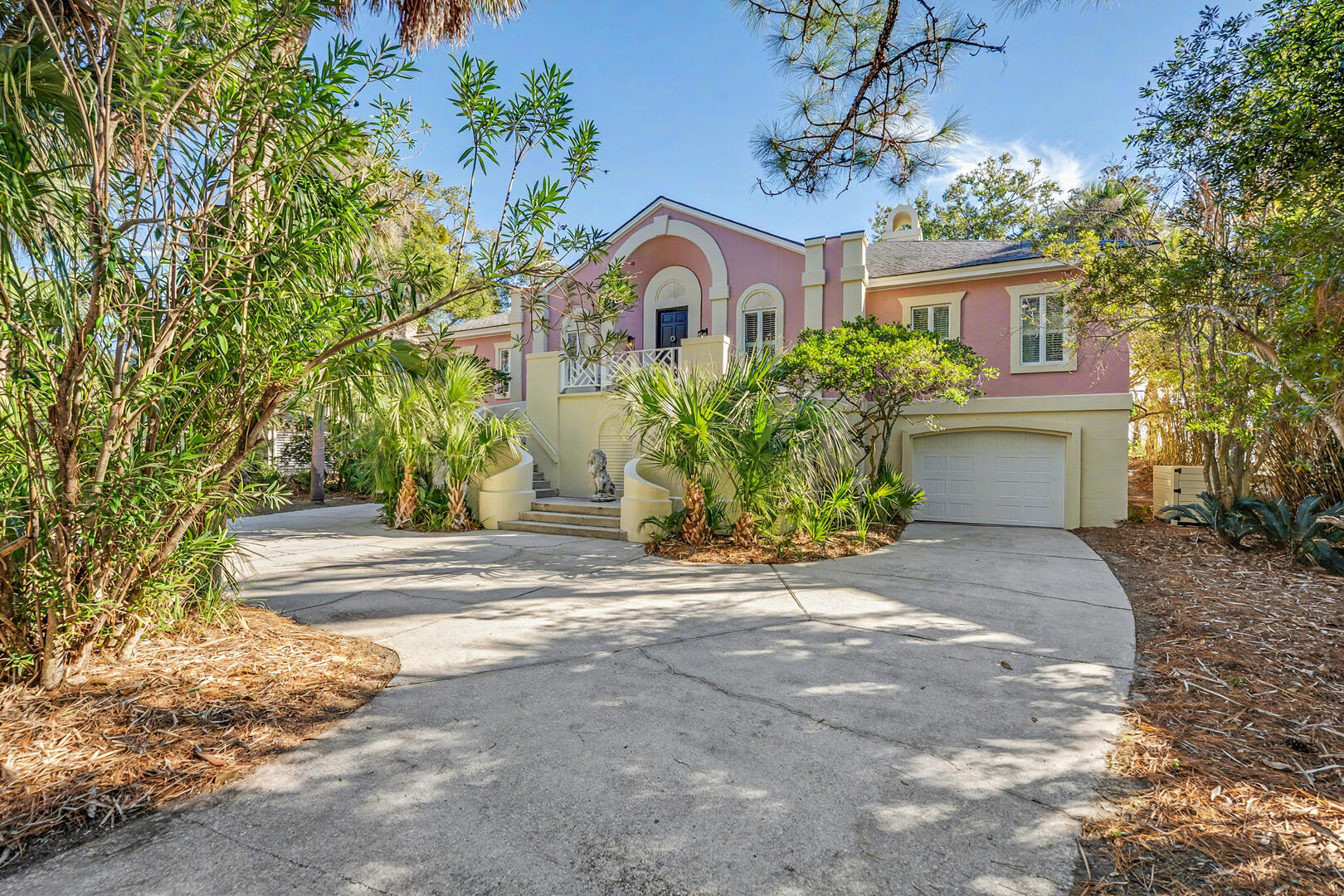 10 River Club | Photo 2