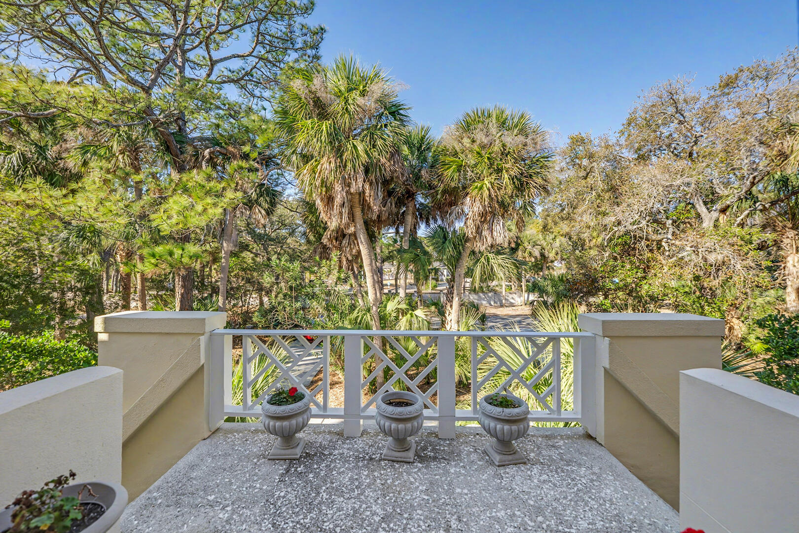 10 River Club | Photo 4