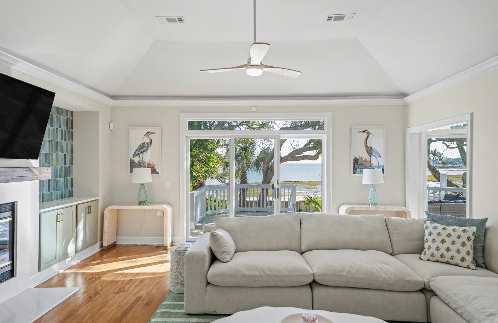 10 River Club | Photo 10