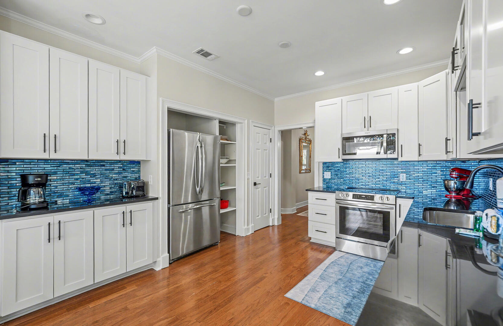 10 River Club | Photo 17