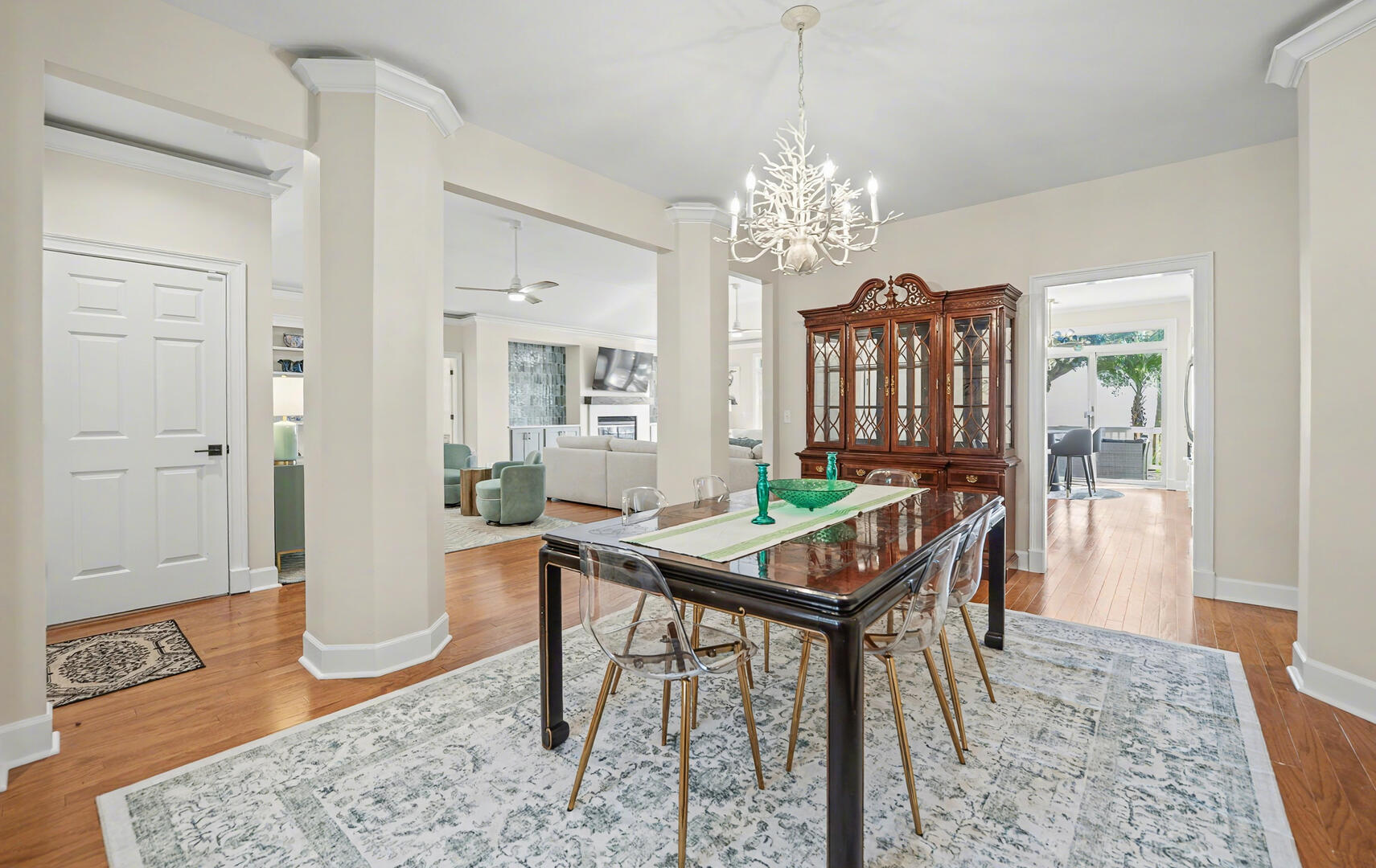 10 River Club | Photo 20