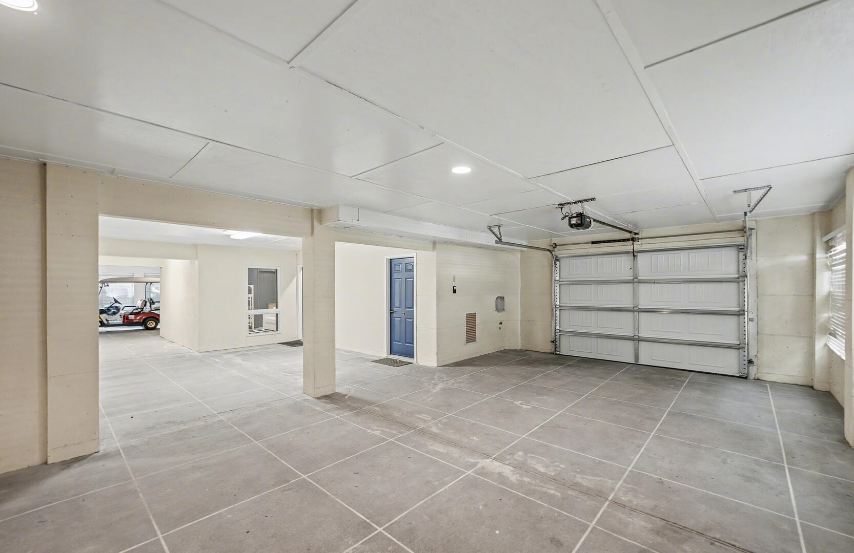 10 River Club | Photo 40