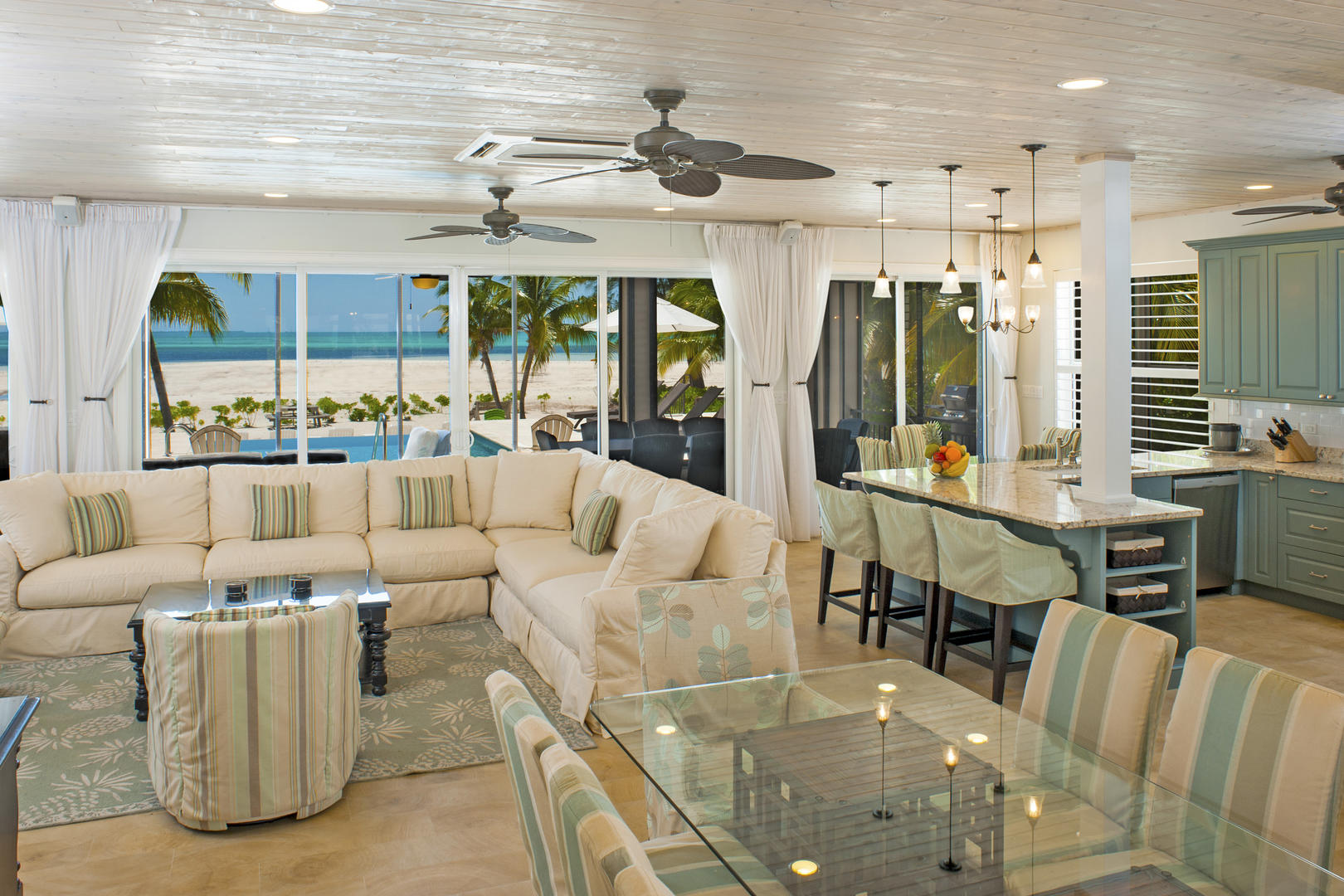 Contemporary interiors that mix style and comfort beautifully.