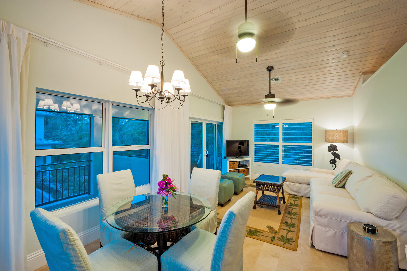 Carriage House Dining and Living Area.
