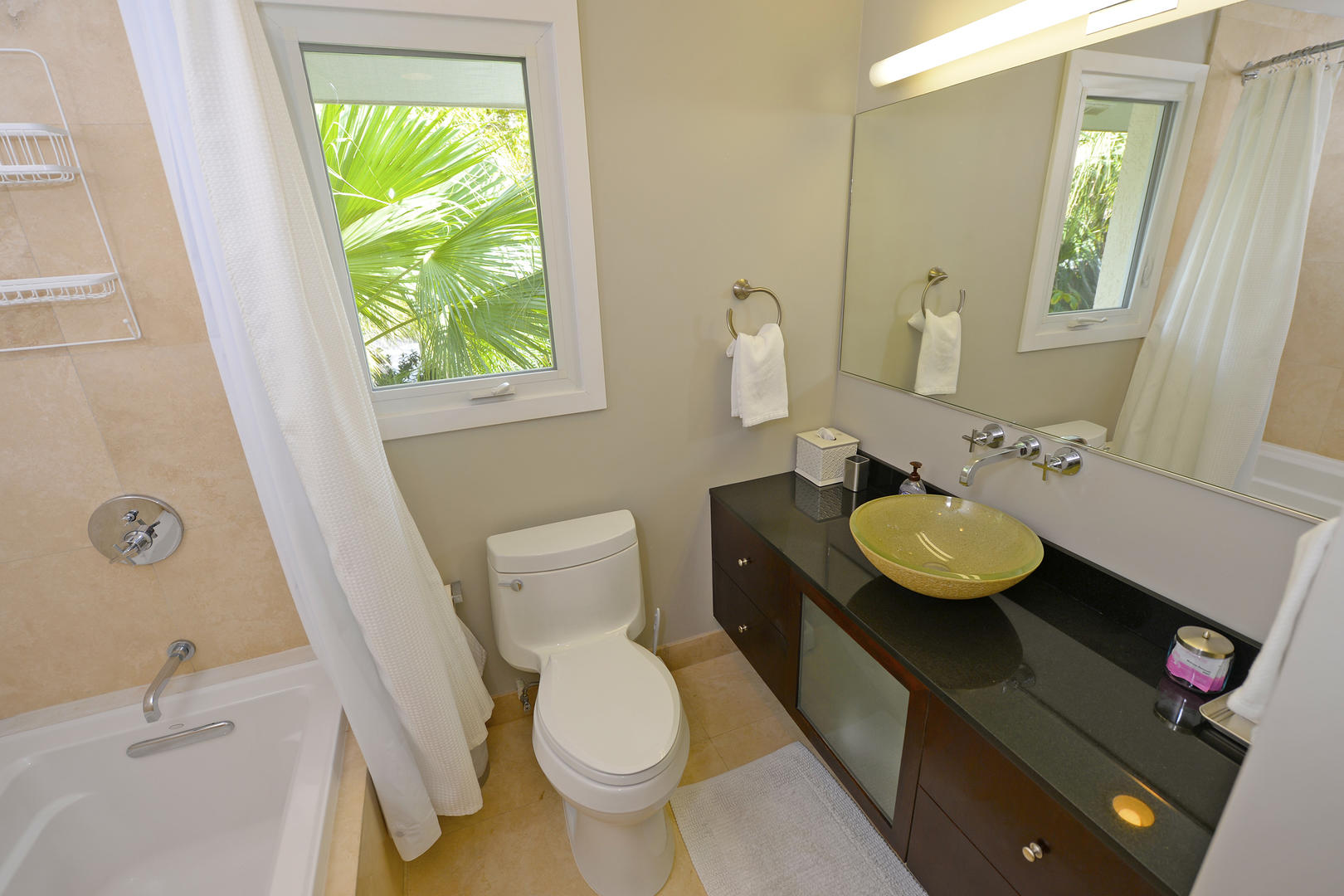 Shared bath for guest bedrooms.