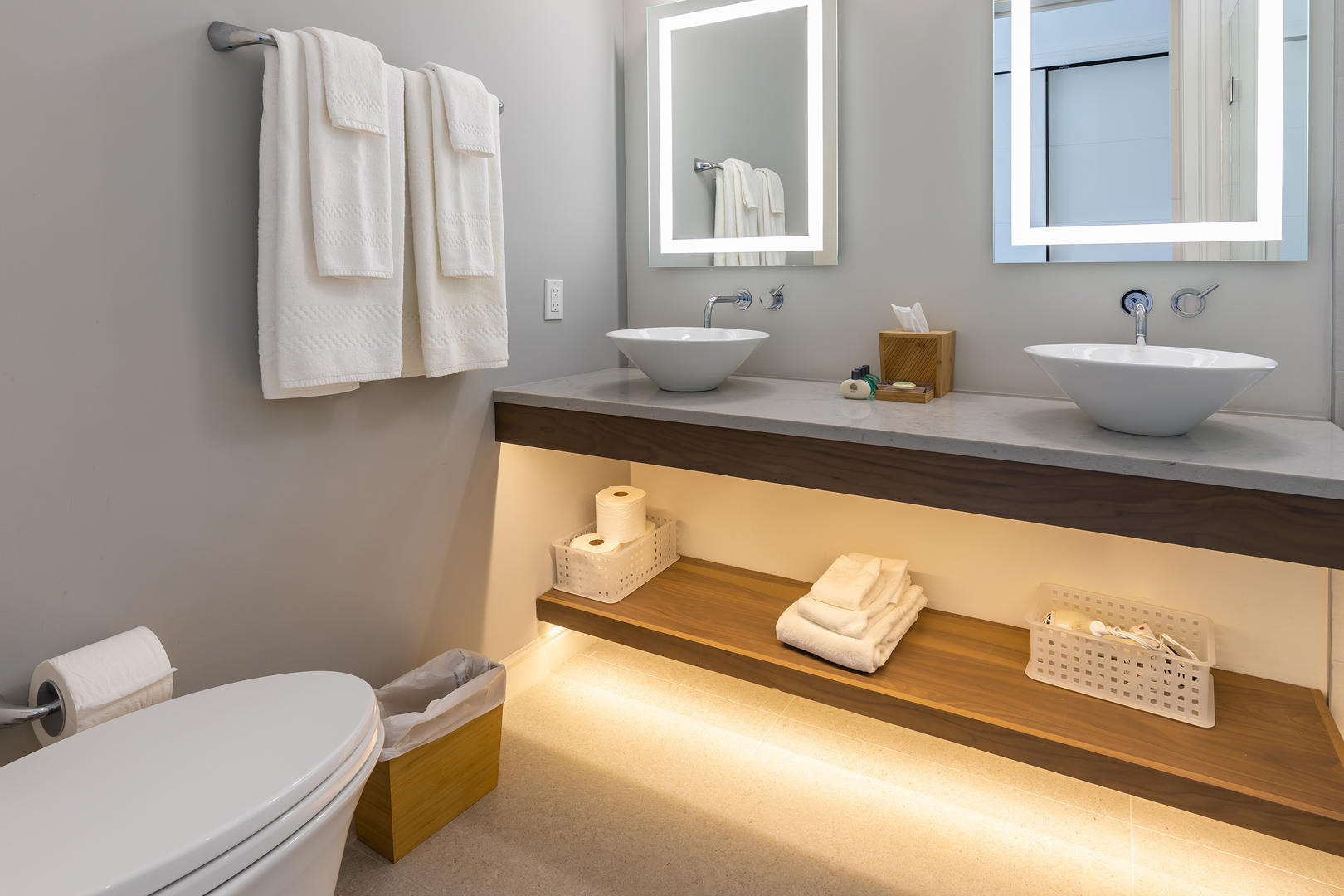 Guest suite #1 ensuite bathroom.