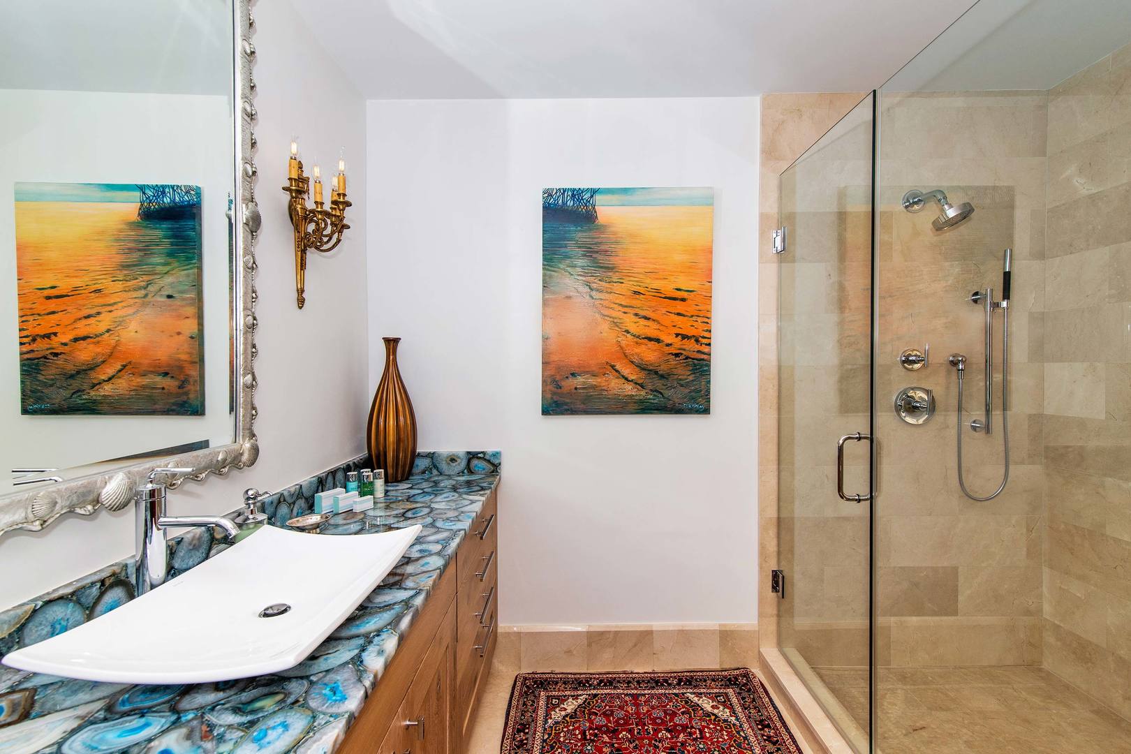 The First Floor Twin Suite Bath