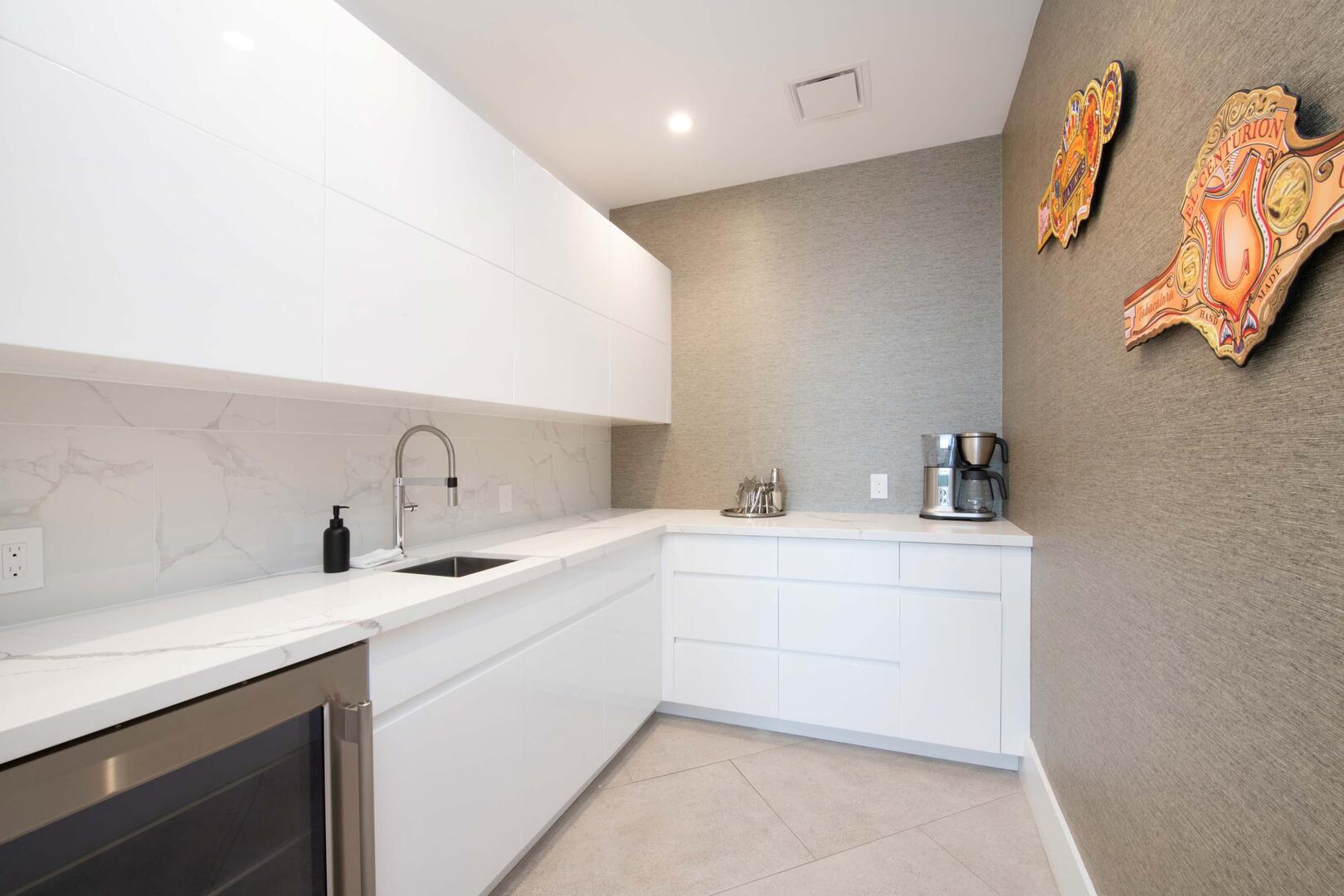 Wet Bar.