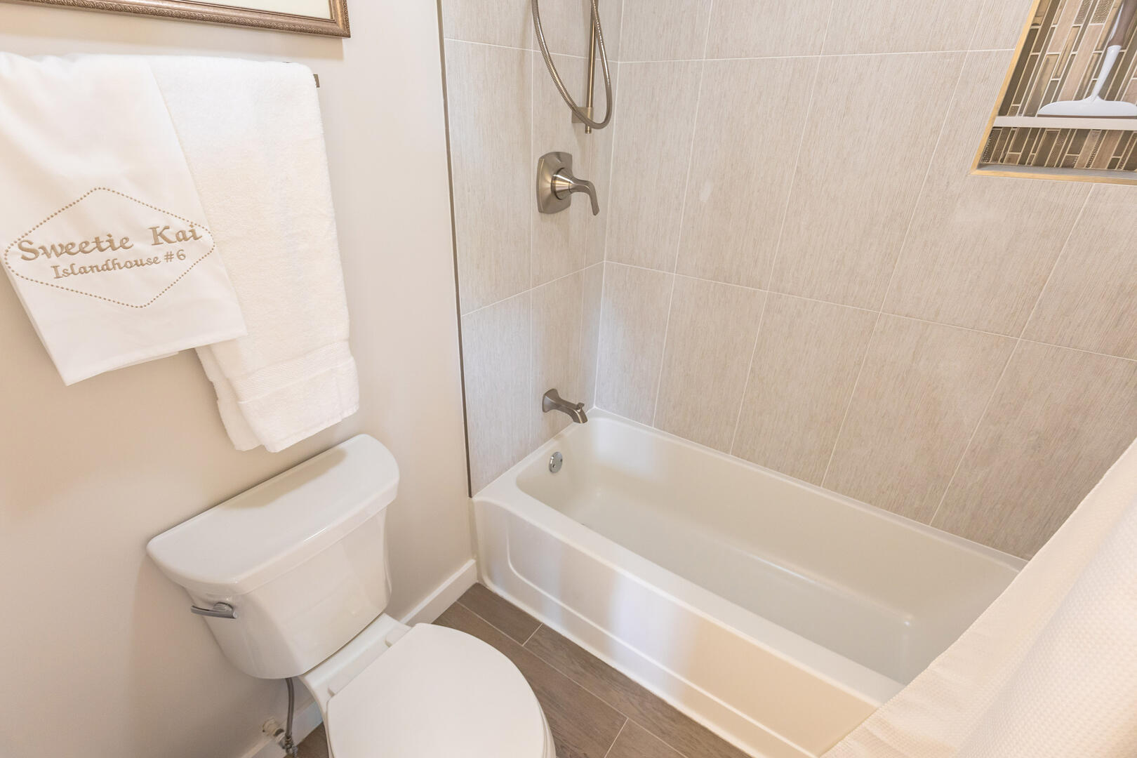 Guest Ensuite with shower bath.
