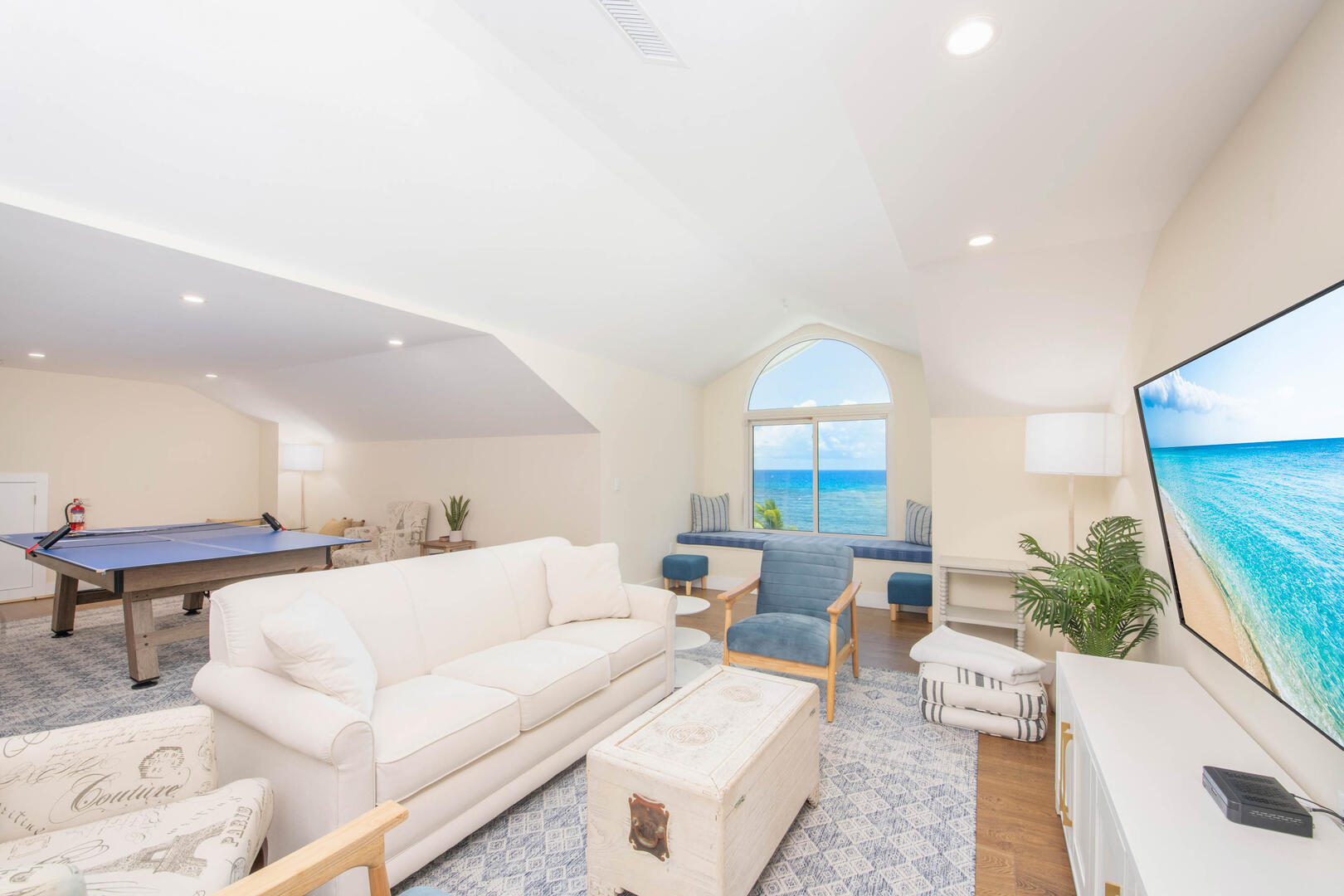 Loft area views and furniture. 