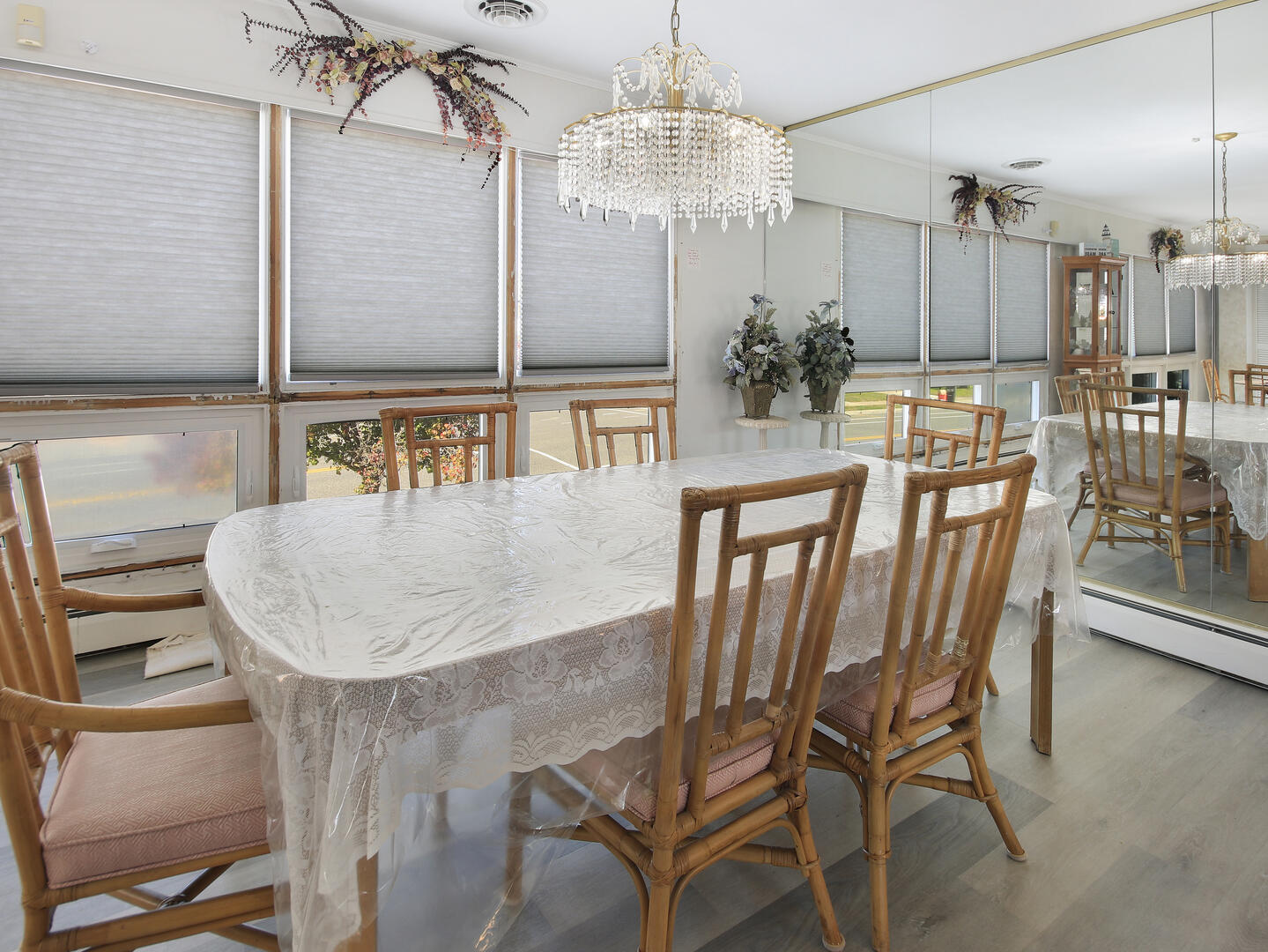 8101 Seaview Ave - Image 11