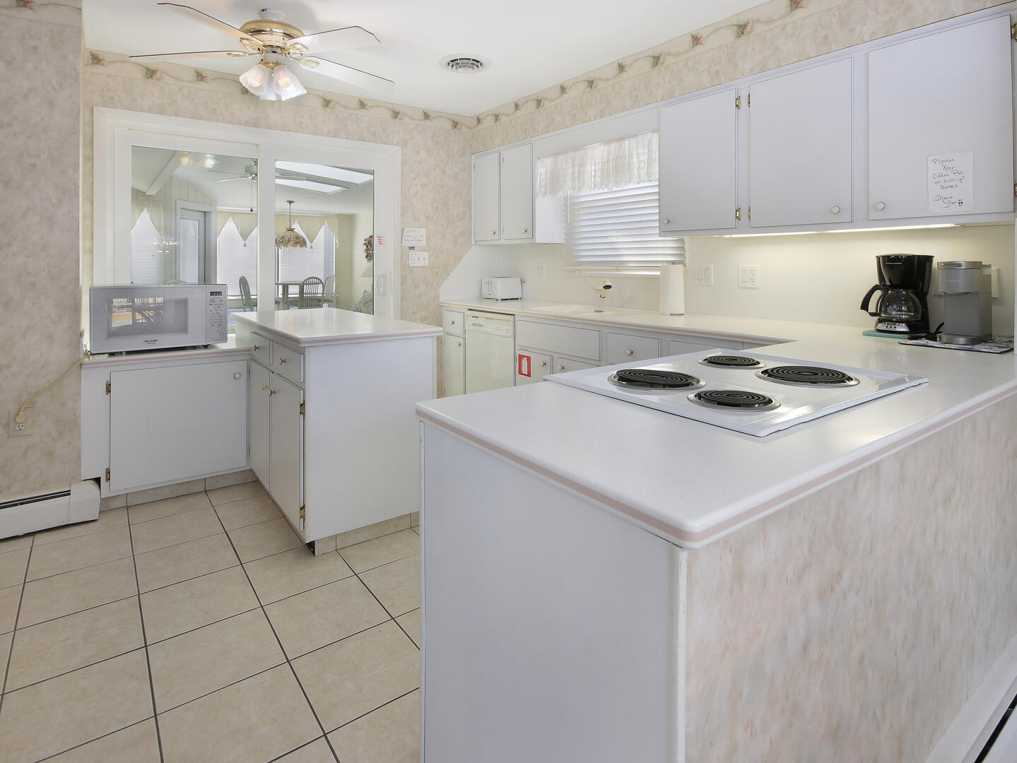 8101 Seaview Ave - Image 7