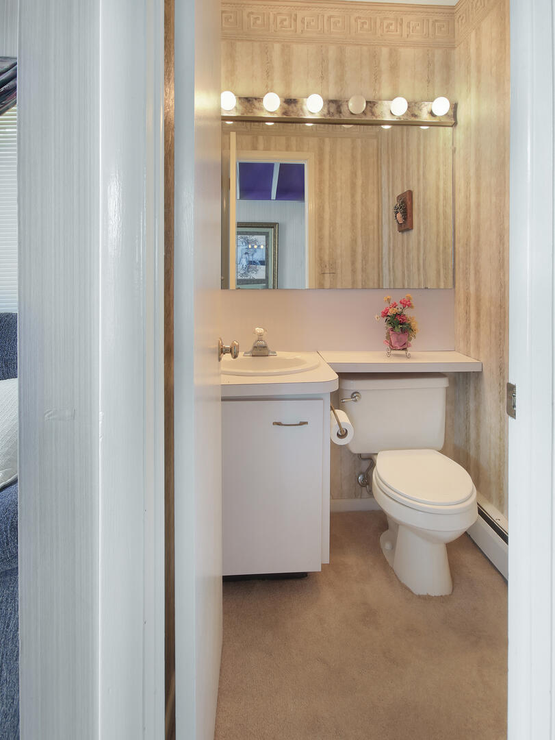 8101 Seaview Ave - Image 13