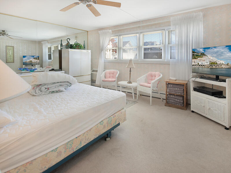 8101 Seaview Ave - Image 15