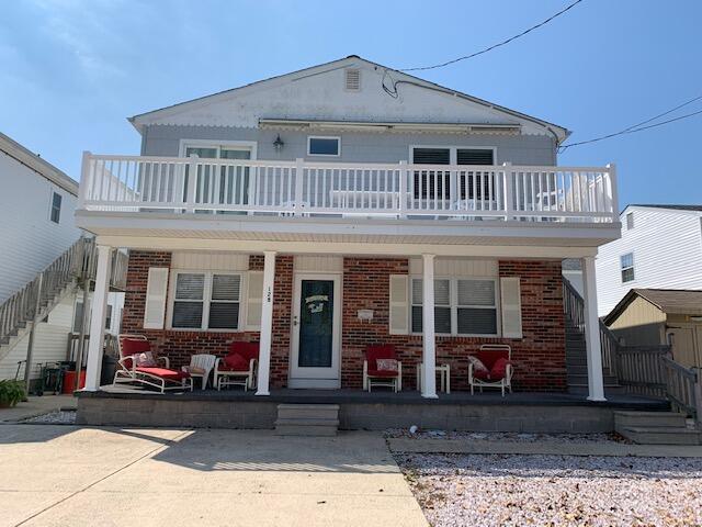 128 W Hollywood Ave., 1st fl.