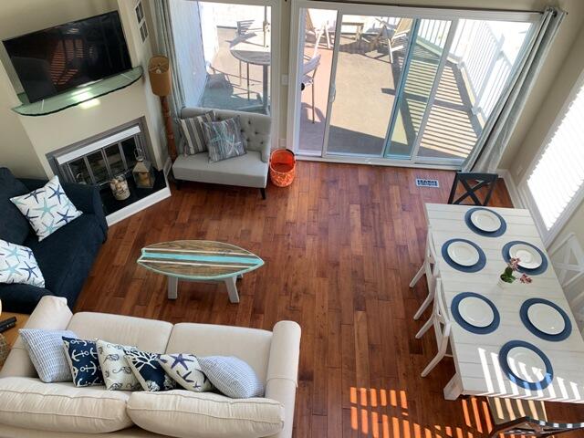 9006B Beach Ave. - Image 9